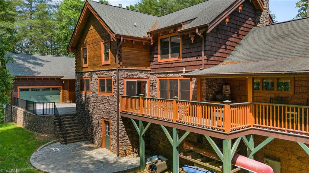 Lenoir, North Carolina, 28645, United States, ,4 BathroomsBathrooms,Residential,Active,1843857