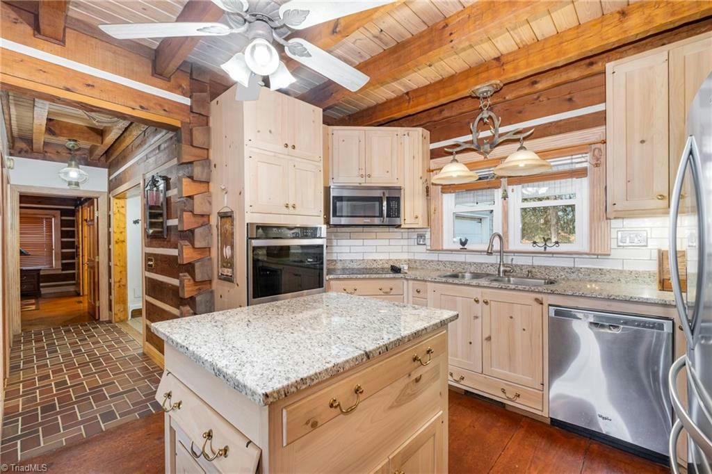 Statesville, North Carolina, 28625, United States, ,8 BathroomsBathrooms,Residential,Active,1769626