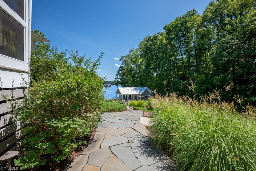 Semora, North Carolina, 27343, United States, 4 Bedrooms Bedrooms, ,4 BathroomsBathrooms,Residential,Active,2009399