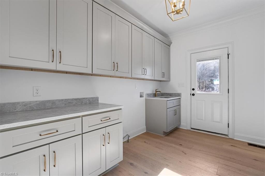 Belews Creek, North Carolina, 27009, United States, 4 Bedrooms Bedrooms, ,4 BathroomsBathrooms,Residential,Active,2007347