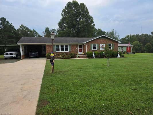 304 EASTSIDE DR, DENTON, NC 27239 - Image 1