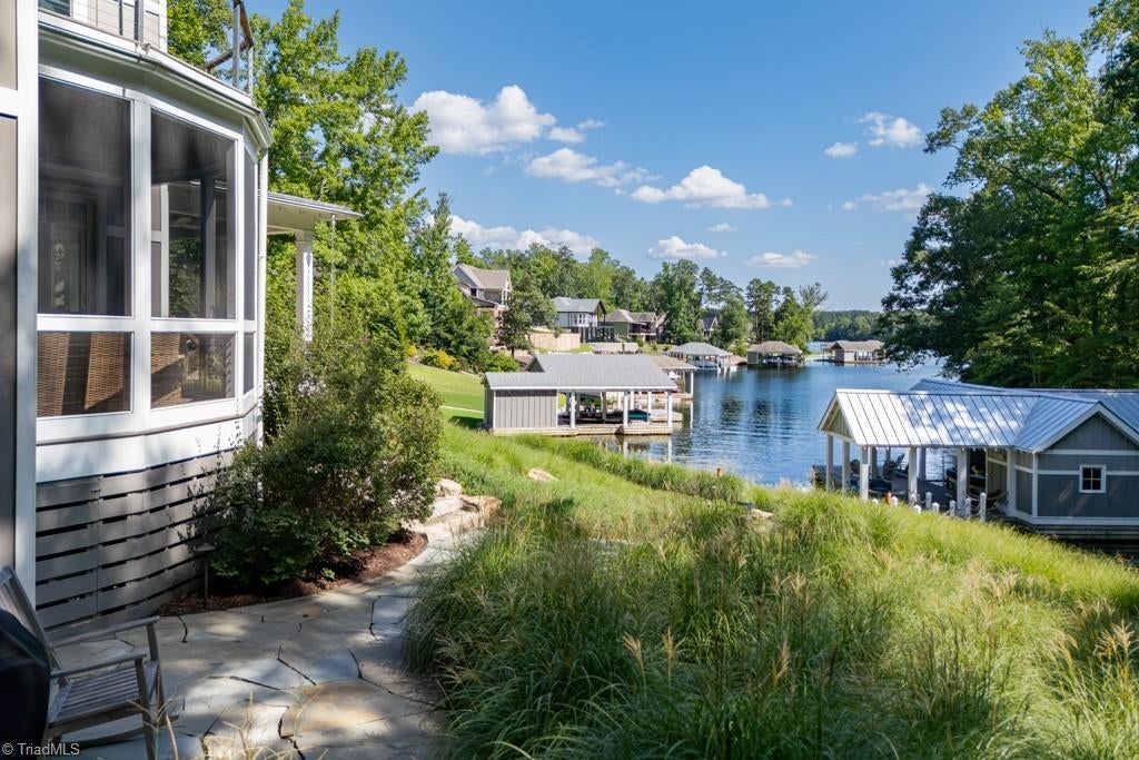 Semora, North Carolina, 27343, United States, 4 Bedrooms Bedrooms, ,4 BathroomsBathrooms,Residential,Active,2009399