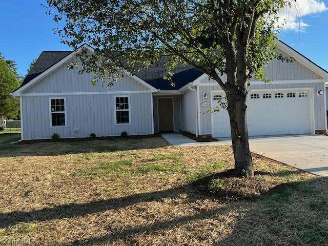 5006 OAK GARDEN DR, KERNERSVILLE, NC 27284, photo 1 of 25