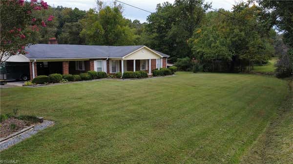 200 OAK AVE, MOUNT AIRY, NC 27030 - Image 1