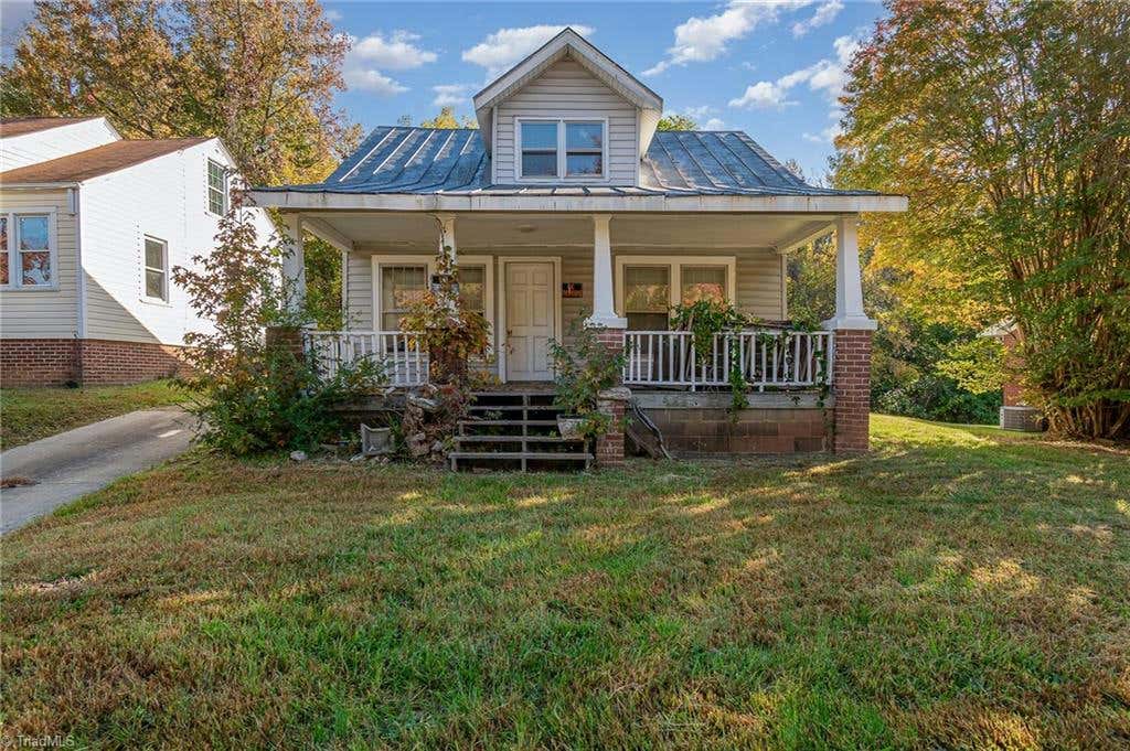 1053 N SCALES ST, REIDSVILLE, NC 27320, photo 1 of 20