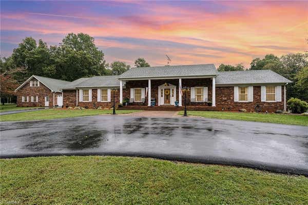 195 OAK LN, STATE ROAD, NC 28676 - Image 1