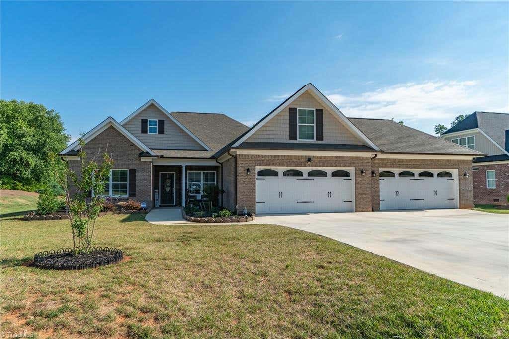 6482 PLANTERS PL, THOMASVILLE, NC 27360, photo 1 of 49