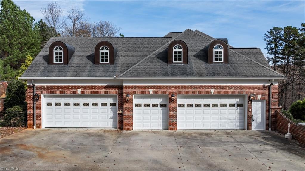 Asheboro, North Carolina, 27205, United States, 4 Bedrooms Bedrooms, ,7 BathroomsBathrooms,Residential,Active,1998563