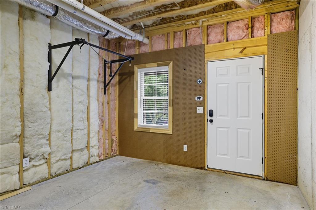 High Point, North Carolina, 27262, United States, 5 Bedrooms Bedrooms, ,5 BathroomsBathrooms,Residential,Active,1945067