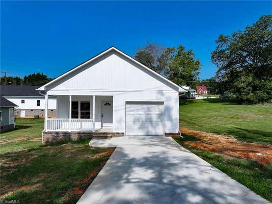 309 S STEPHENS ST, PILOT MOUNTAIN, NC 27041, photo 2 of 20