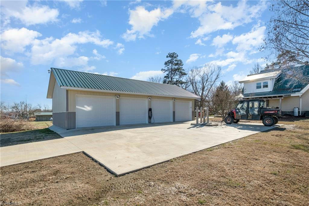 Statesville, North Carolina, 28625, United States, ,8 BathroomsBathrooms,Residential,Active,1769626