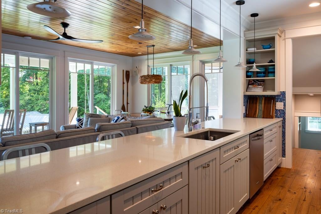 Semora, North Carolina, 27343, United States, 4 Bedrooms Bedrooms, ,4 BathroomsBathrooms,Residential,Active,2009399