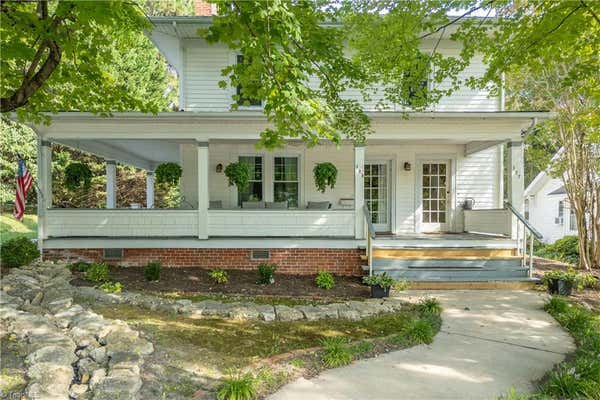 125 W CHURCH ST, MOUNT AIRY, NC 27030 - Image 1