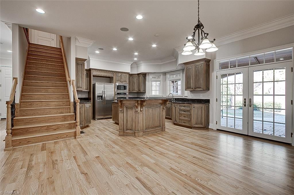 Asheboro, North Carolina, 27205, United States, 4 Bedrooms Bedrooms, ,7 BathroomsBathrooms,Residential,Active,1998563