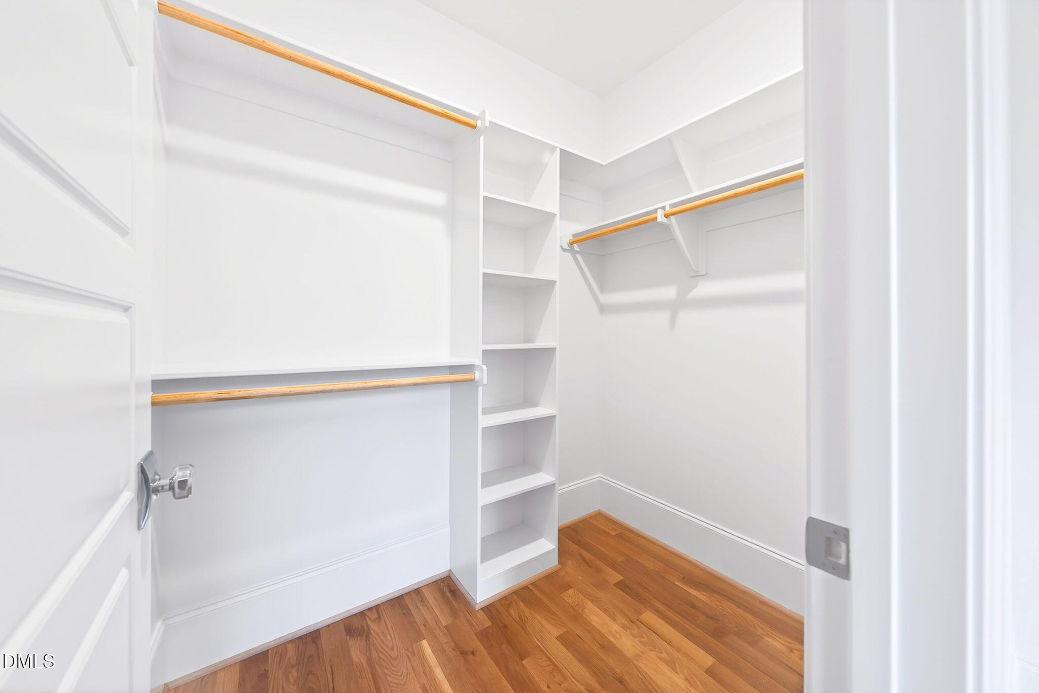 Raleigh, North Carolina, 27606, United States, 4 Bedrooms Bedrooms, ,4 BathroomsBathrooms,Residential,Active,2007305