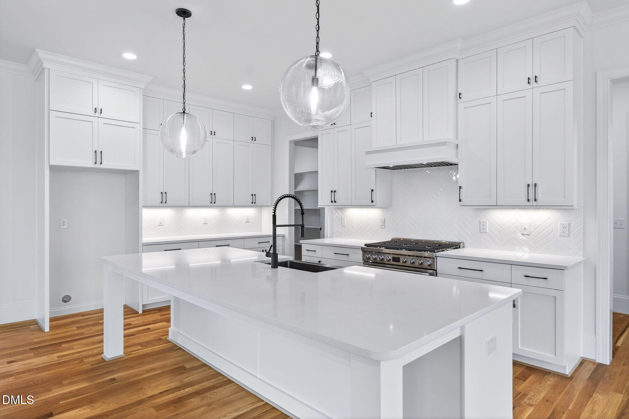 Raleigh, North Carolina, 27606, United States, 4 Bedrooms Bedrooms, ,4 BathroomsBathrooms,Residential,Active,1999172