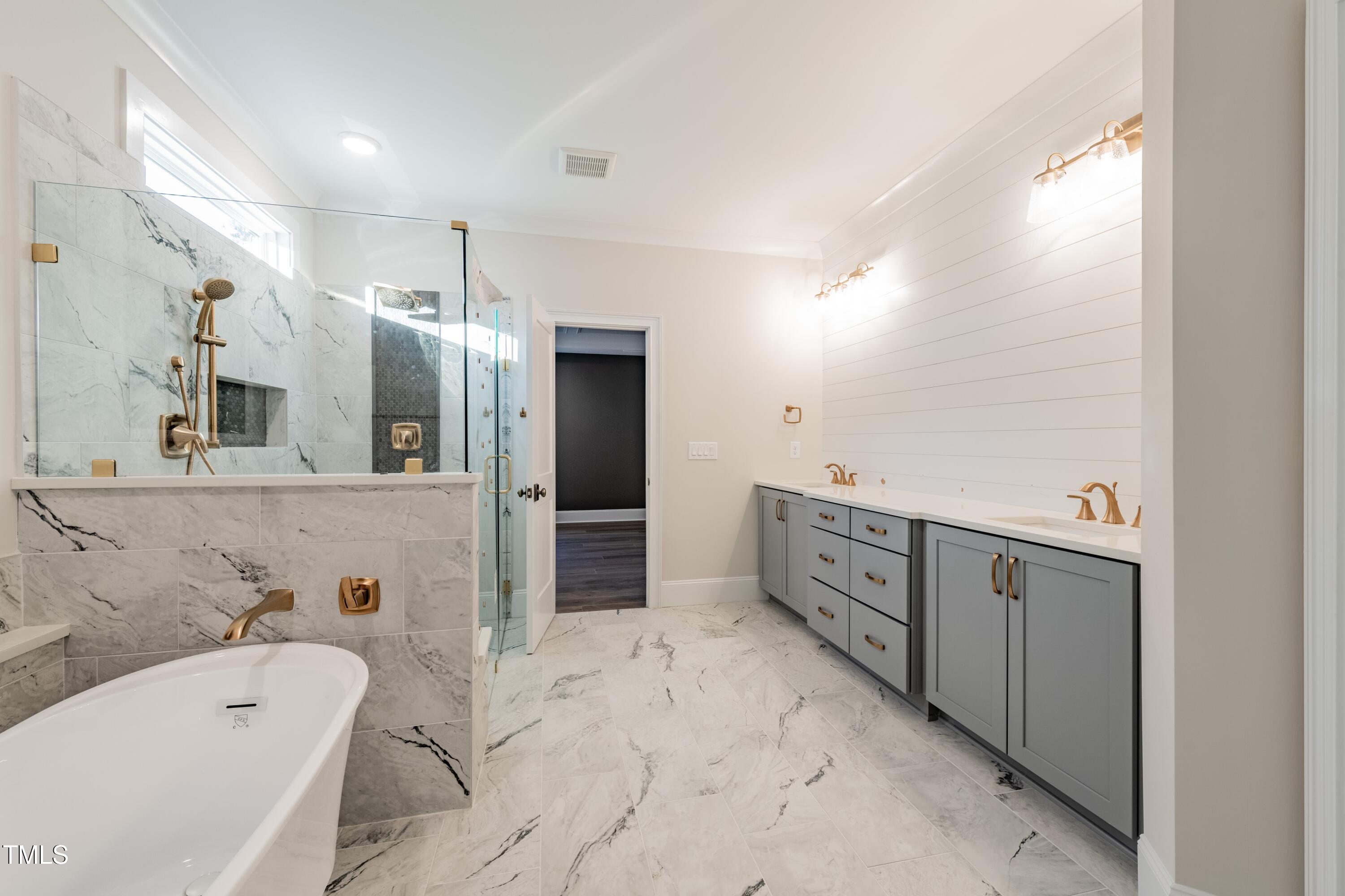 Raleigh, North Carolina, 27606, United States, 5 Bedrooms Bedrooms, ,5 BathroomsBathrooms,Residential,Active,1798021