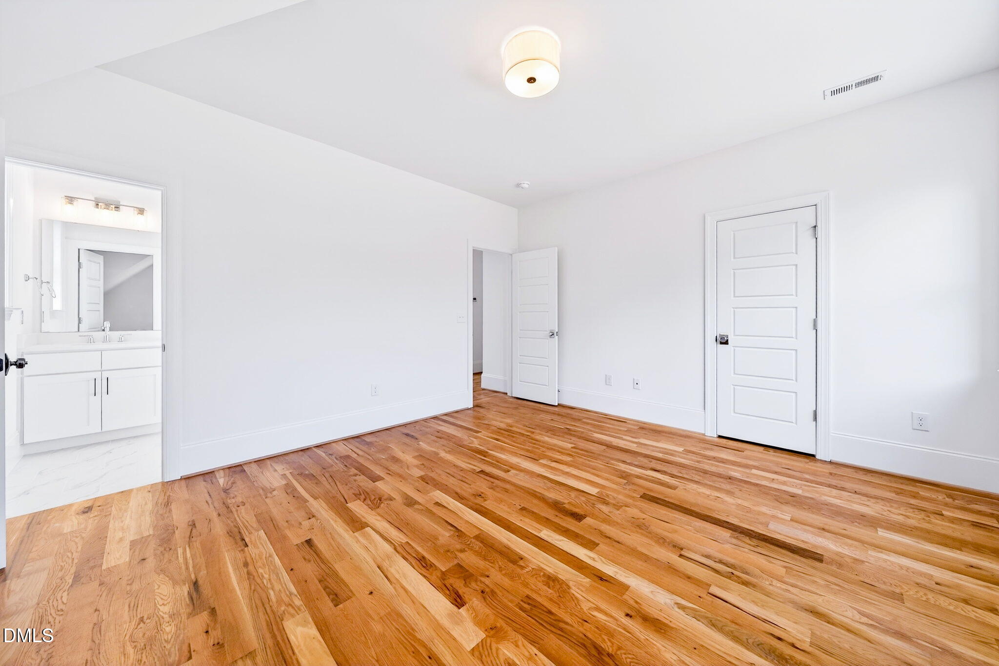 Raleigh, North Carolina, 27606, United States, 4 Bedrooms Bedrooms, ,4 BathroomsBathrooms,Residential,Active,2007305