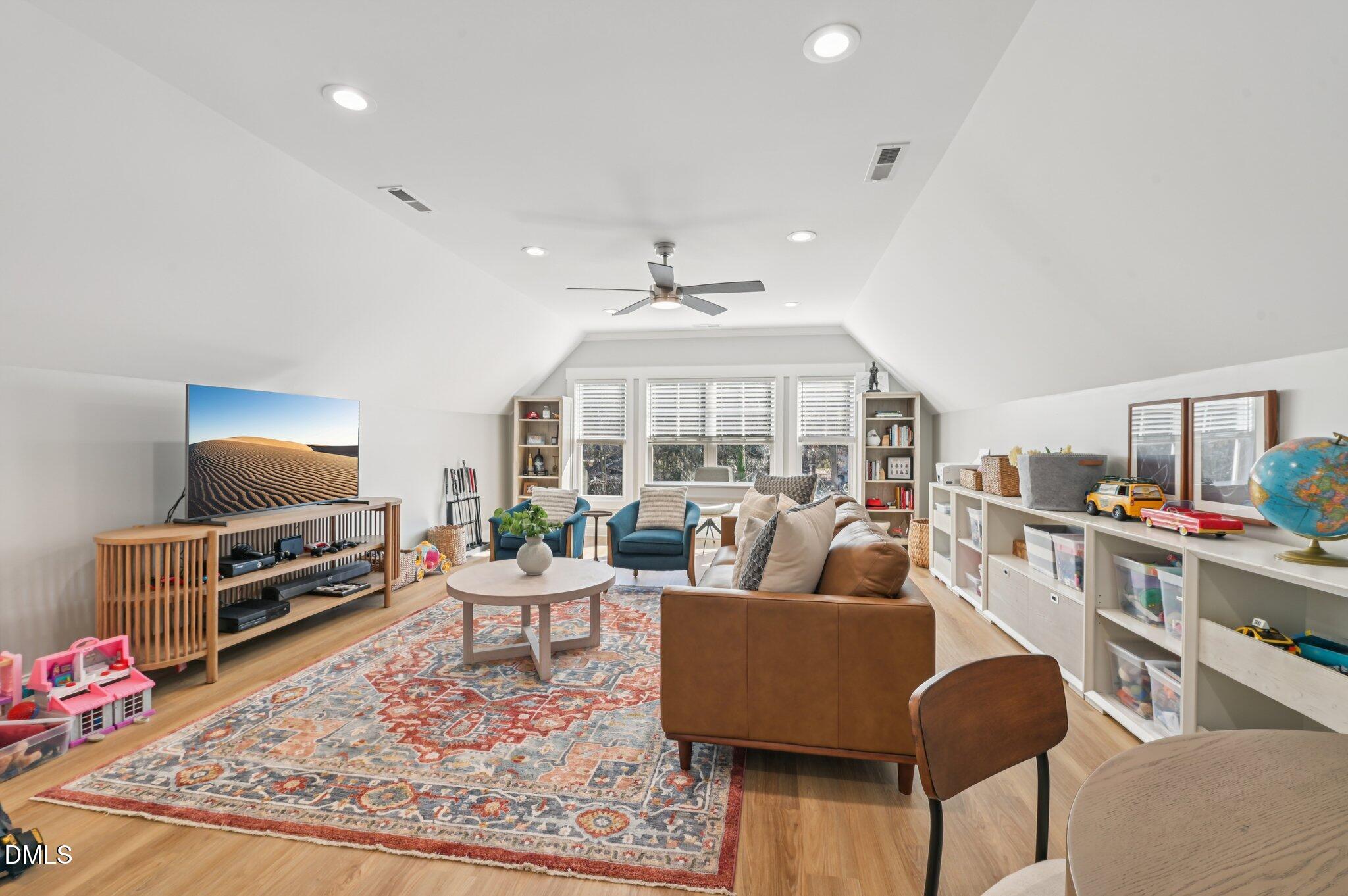 Fuquay Varina, North Carolina, 27526, United States, 4 Bedrooms Bedrooms, ,5 BathroomsBathrooms,Residential,Active,2001353