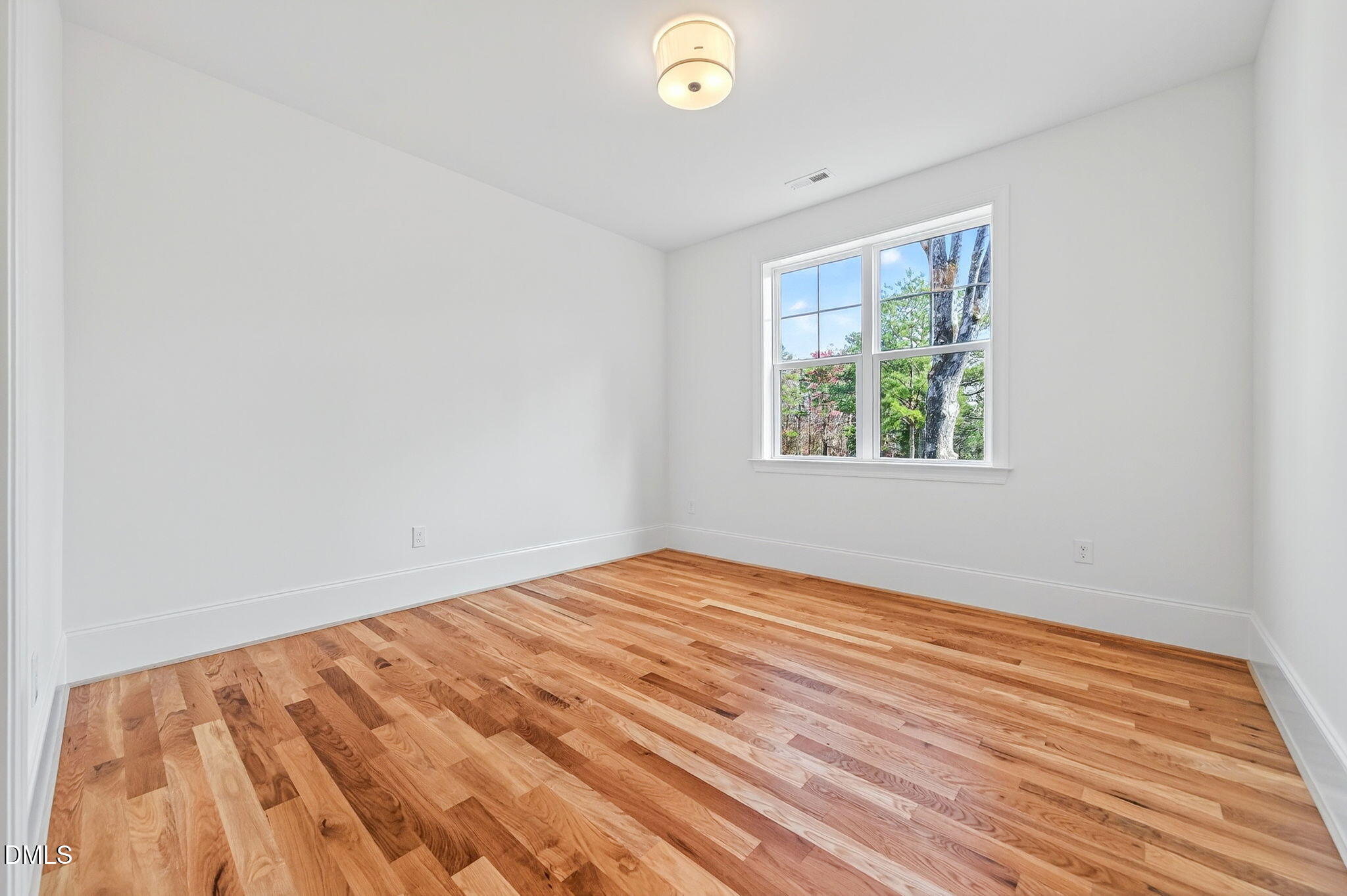 Raleigh, North Carolina, 27606, United States, 4 Bedrooms Bedrooms, ,4 BathroomsBathrooms,Residential,Active,1999172