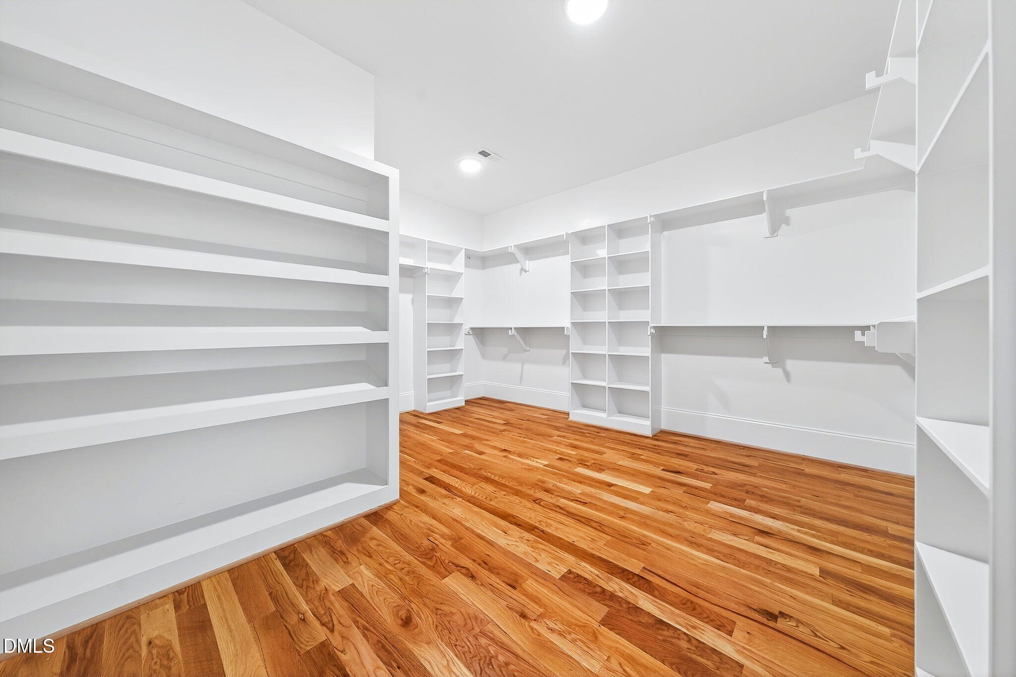 Raleigh, North Carolina, 27606, United States, 4 Bedrooms Bedrooms, ,4 BathroomsBathrooms,Residential,Active,1999172