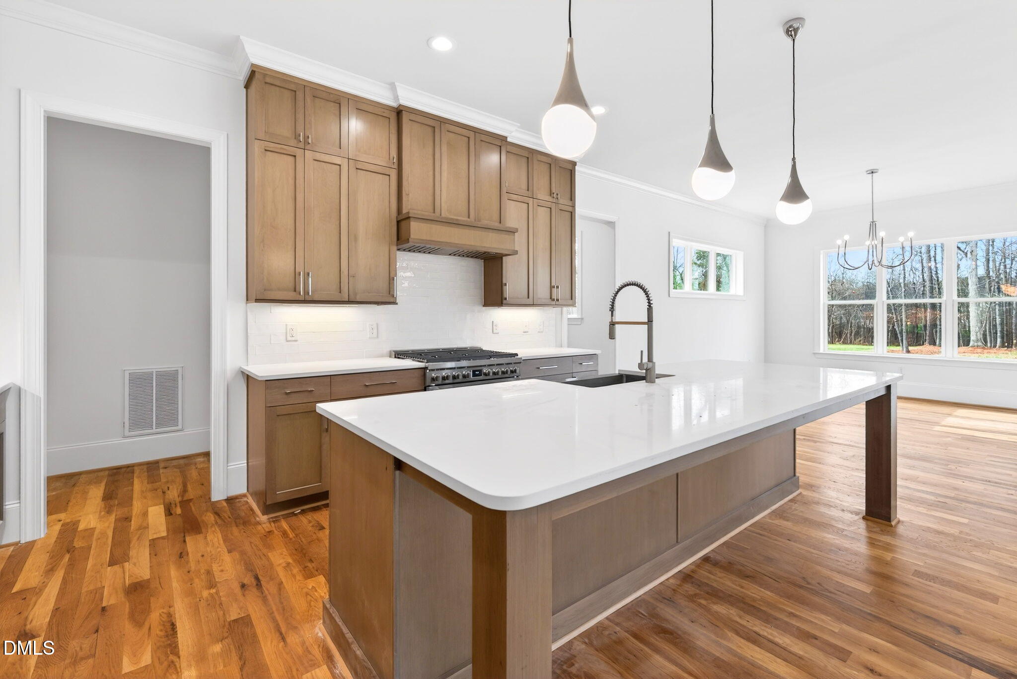 Raleigh, North Carolina, 27606, United States, 4 Bedrooms Bedrooms, ,4 BathroomsBathrooms,Residential,Active,2007305