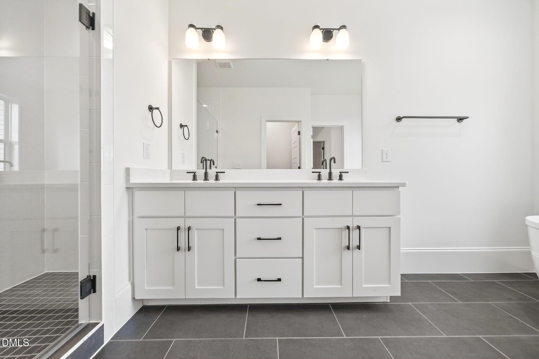 Raleigh, North Carolina, 27606, United States, 4 Bedrooms Bedrooms, ,4 BathroomsBathrooms,Residential,Active,1999172