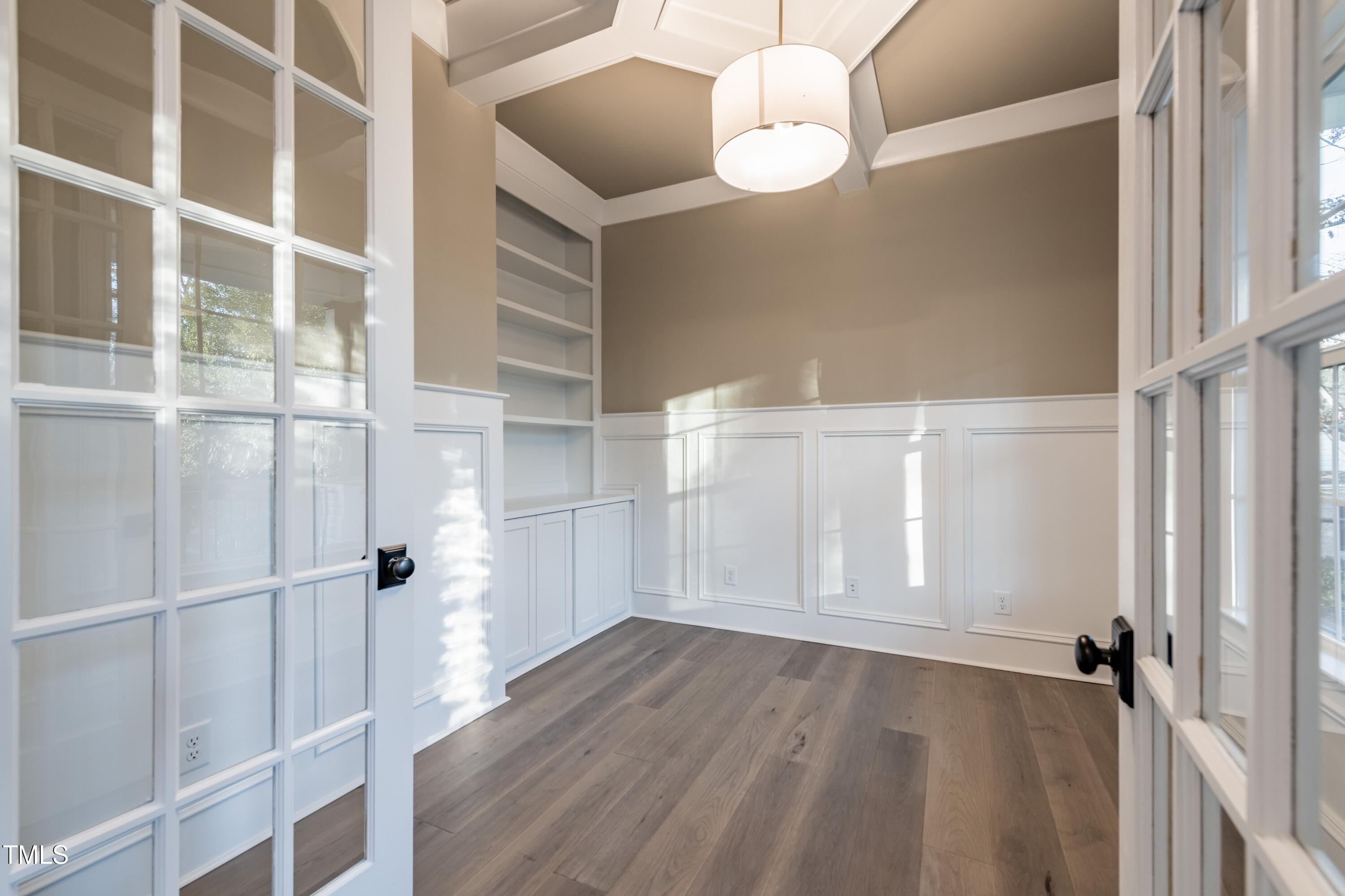 Raleigh, North Carolina, 27606, United States, 5 Bedrooms Bedrooms, ,5 BathroomsBathrooms,Residential,Active,1798021