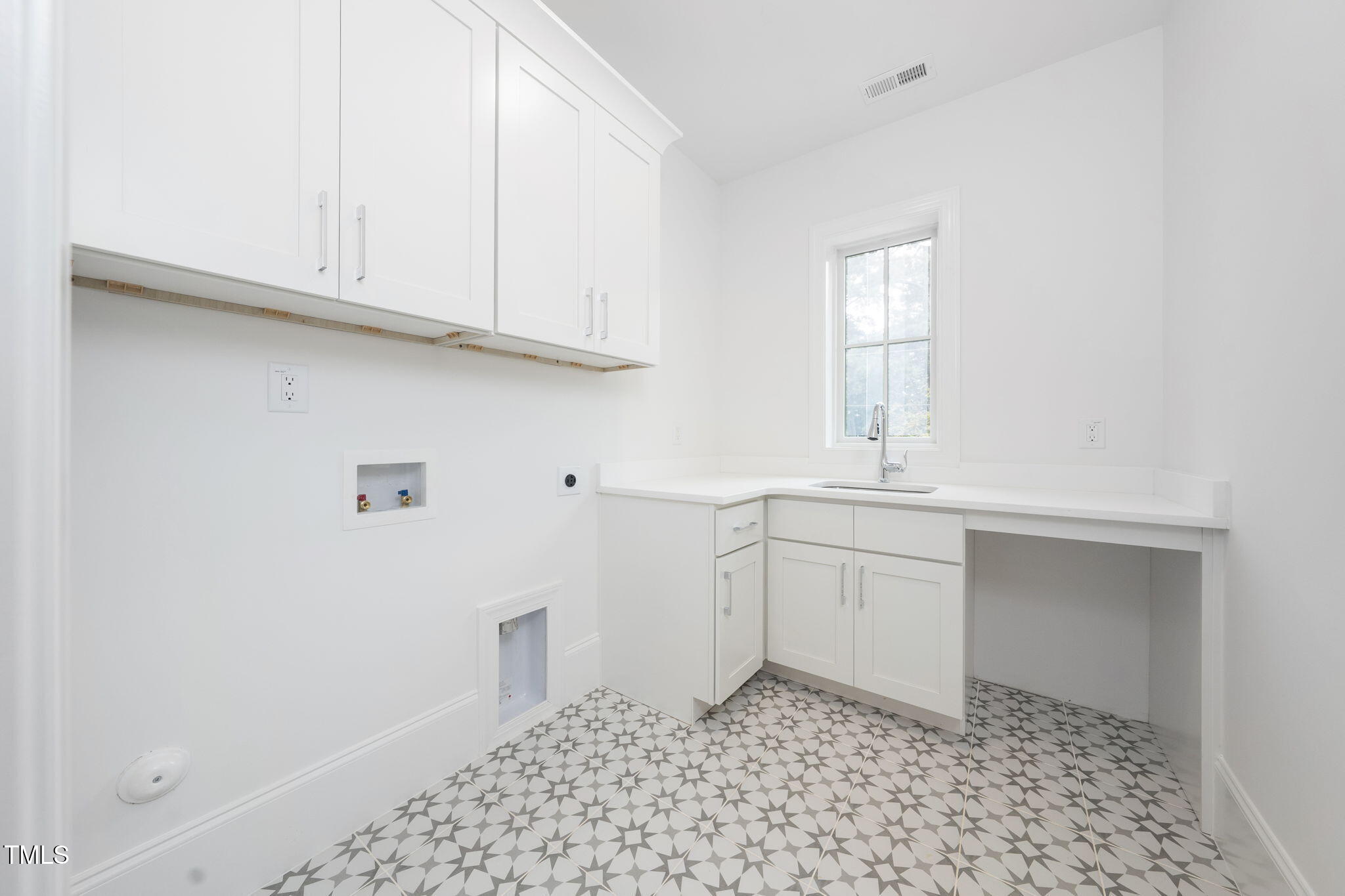 Raleigh, North Carolina, 27607, United States, 4 Bedrooms Bedrooms, ,4 BathroomsBathrooms,Residential,Active,1914813