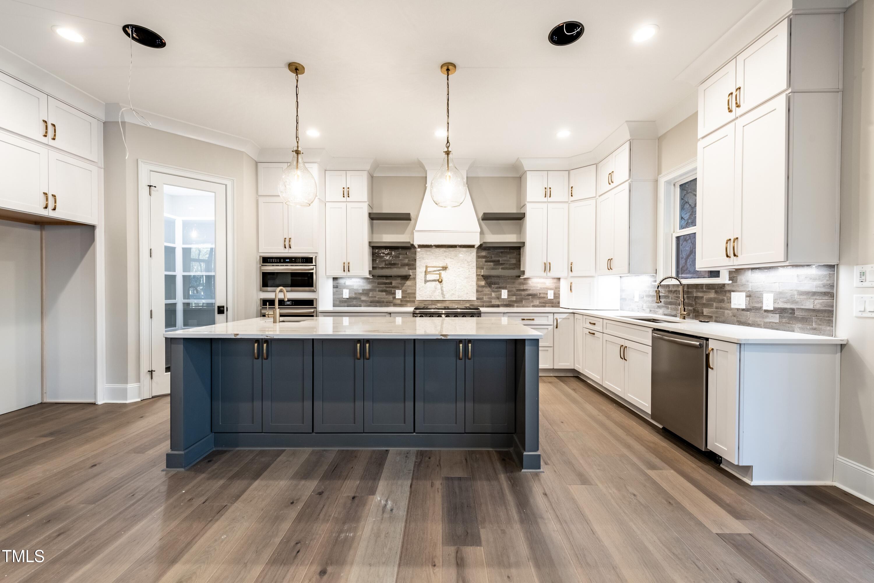 Raleigh, North Carolina, 27606, United States, 5 Bedrooms Bedrooms, ,5 BathroomsBathrooms,Residential,Active,1798021
