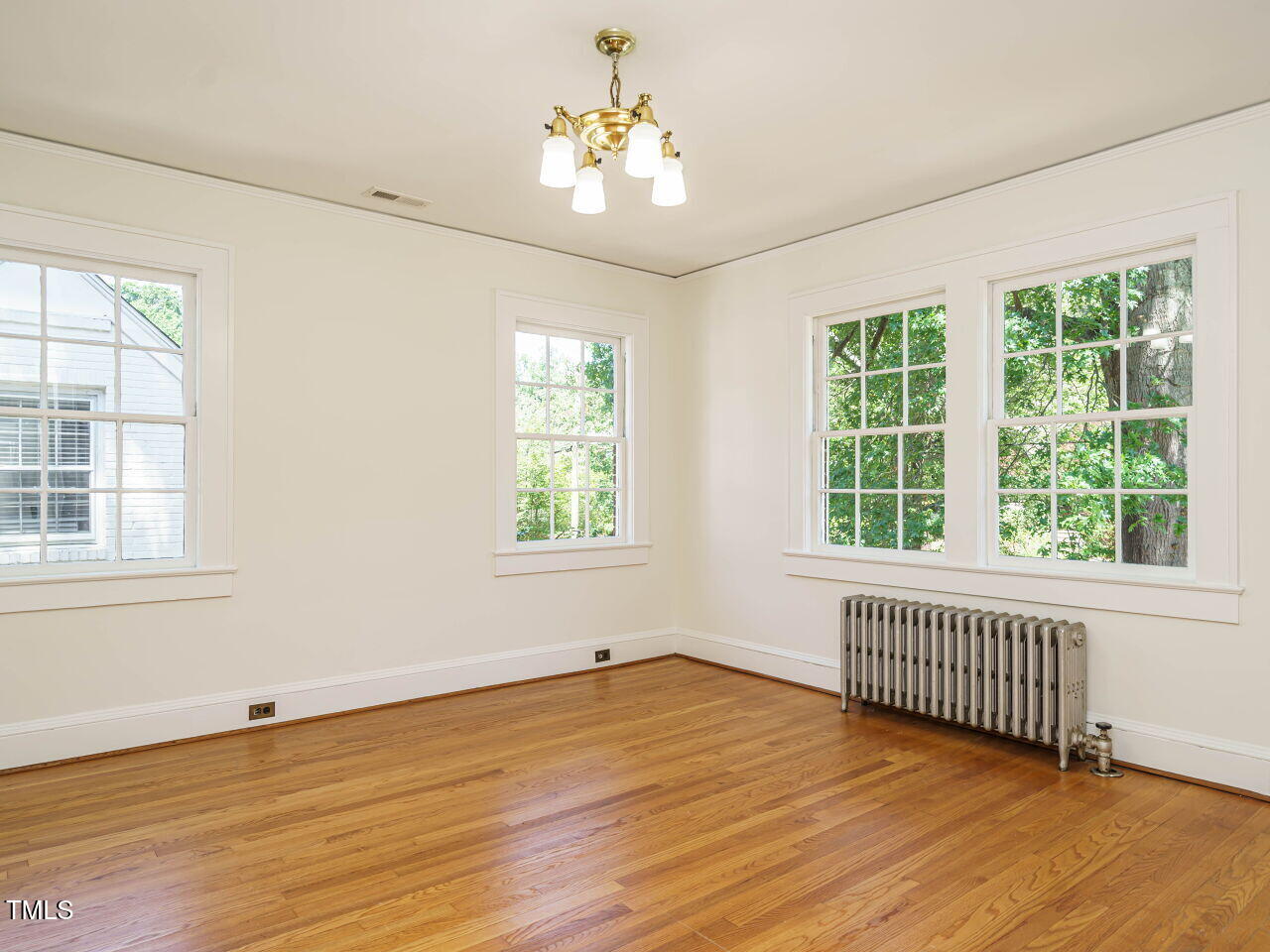 Raleigh, North Carolina, 27605, United States, 4 Bedrooms Bedrooms, ,3 BathroomsBathrooms,Residential,Active,1965851