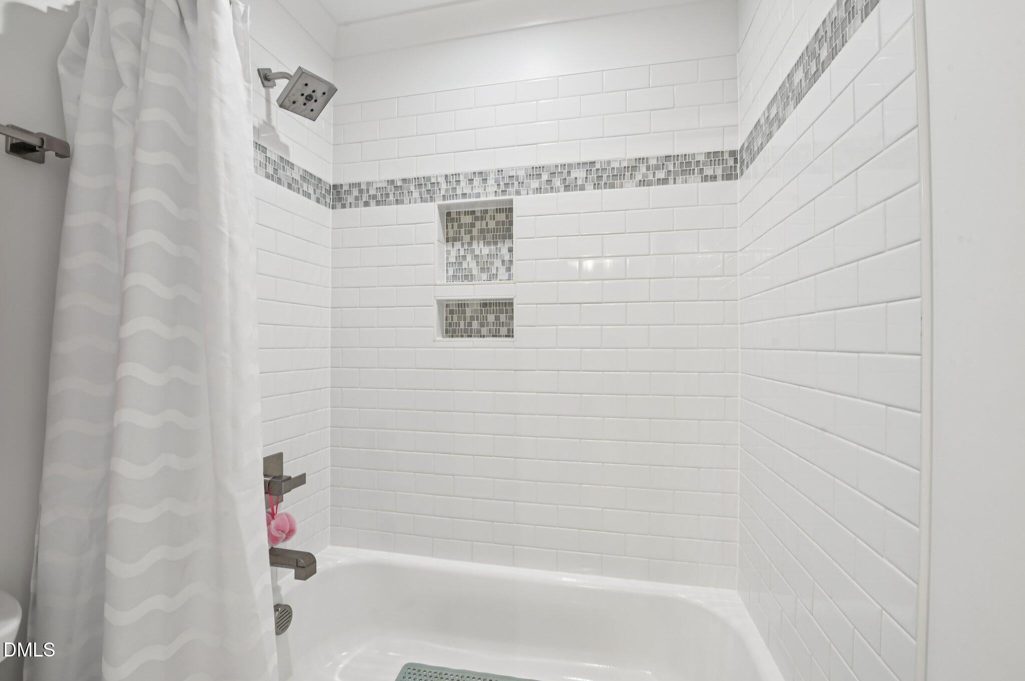 Fuquay Varina, North Carolina, 27526, United States, 4 Bedrooms Bedrooms, ,5 BathroomsBathrooms,Residential,Active,2001353