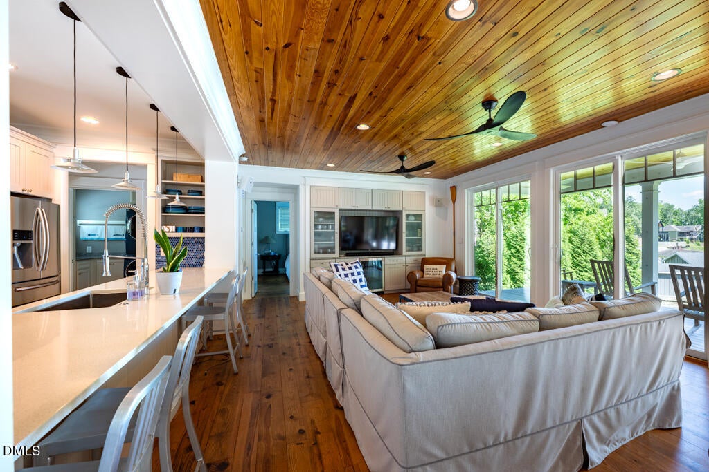 Semora, North Carolina, 27343, United States, 4 Bedrooms Bedrooms, ,4 BathroomsBathrooms,Residential,Active,2009167