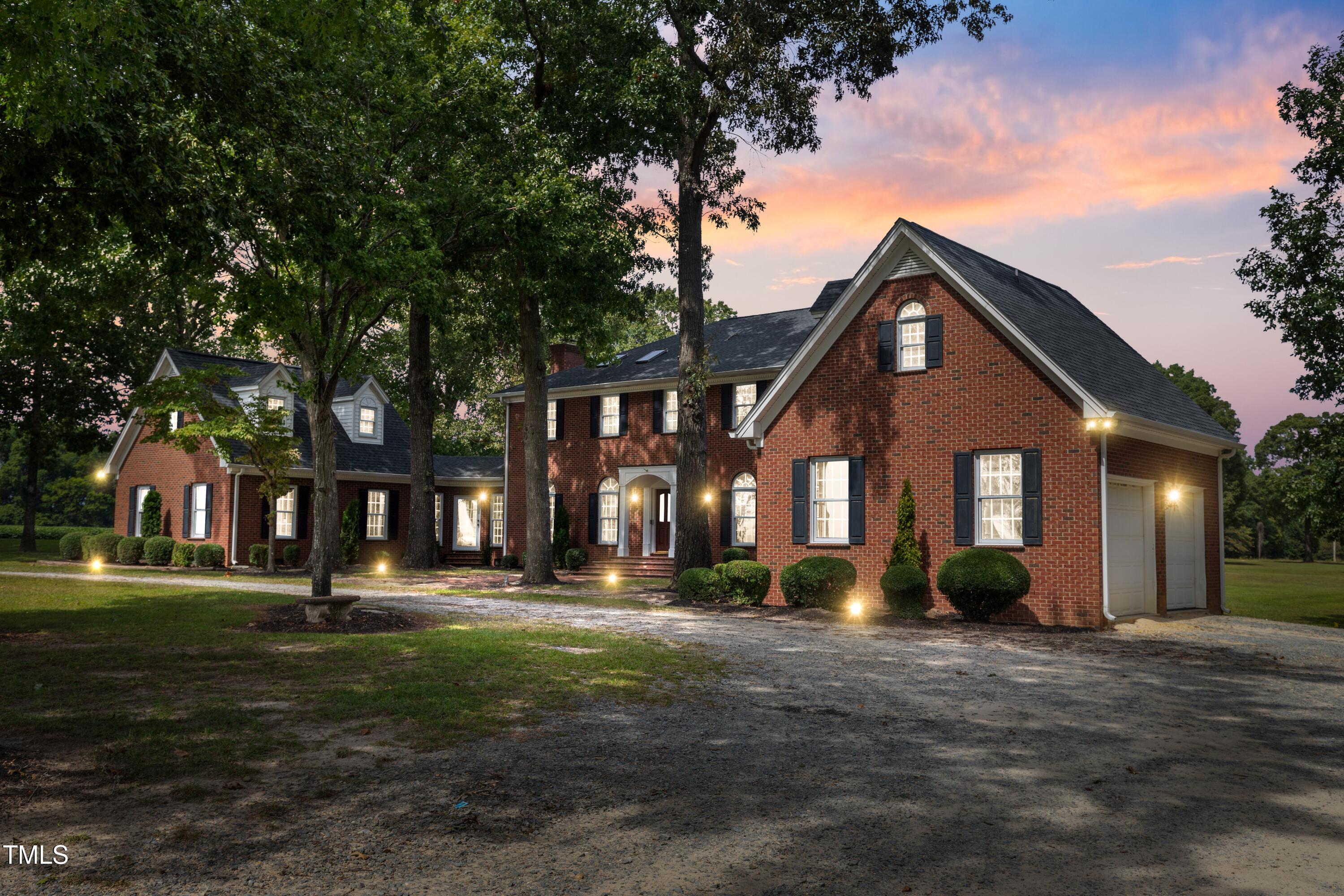 Dunn, North Carolina, 28334, United States, 6 Bedrooms Bedrooms, ,5 BathroomsBathrooms,Residential,Active,1883874