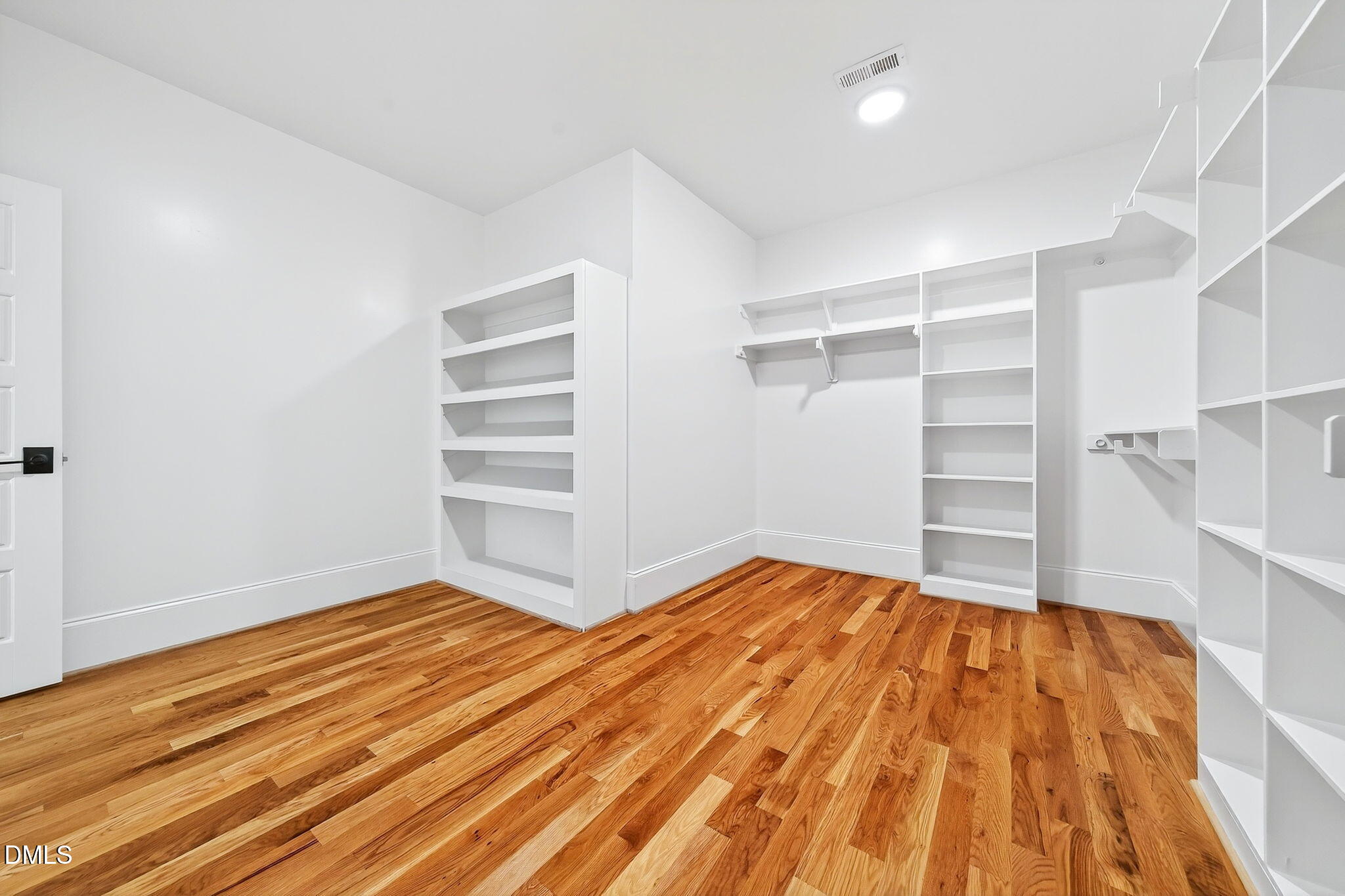 Raleigh, North Carolina, 27606, United States, 4 Bedrooms Bedrooms, ,4 BathroomsBathrooms,Residential,Active,1999172