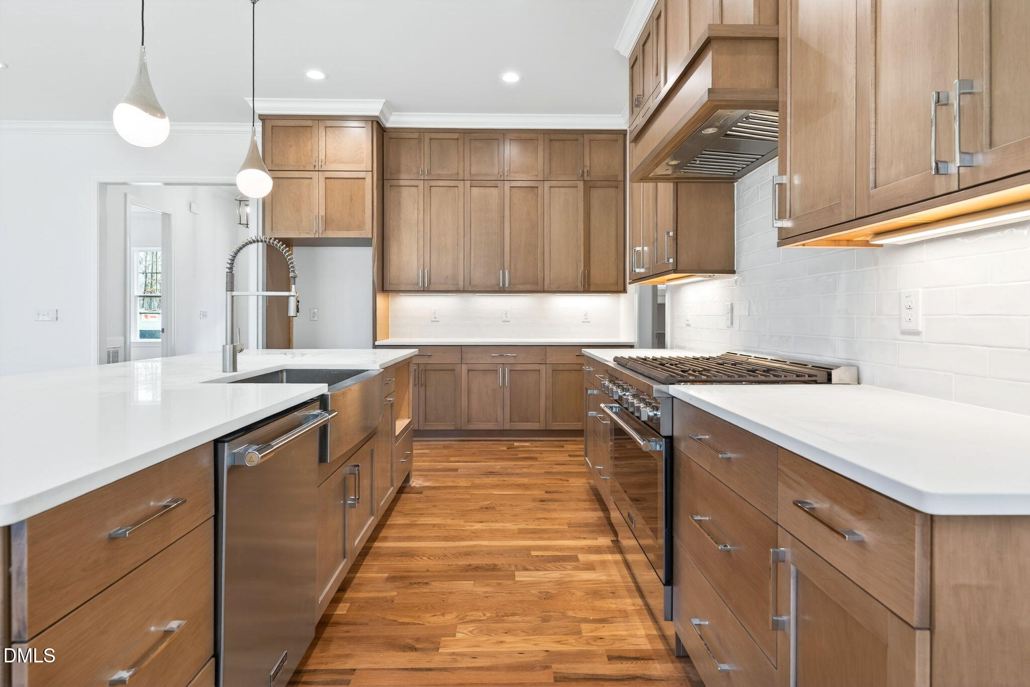 Raleigh, North Carolina, 27606, United States, 4 Bedrooms Bedrooms, ,4 BathroomsBathrooms,Residential,Active,2007305