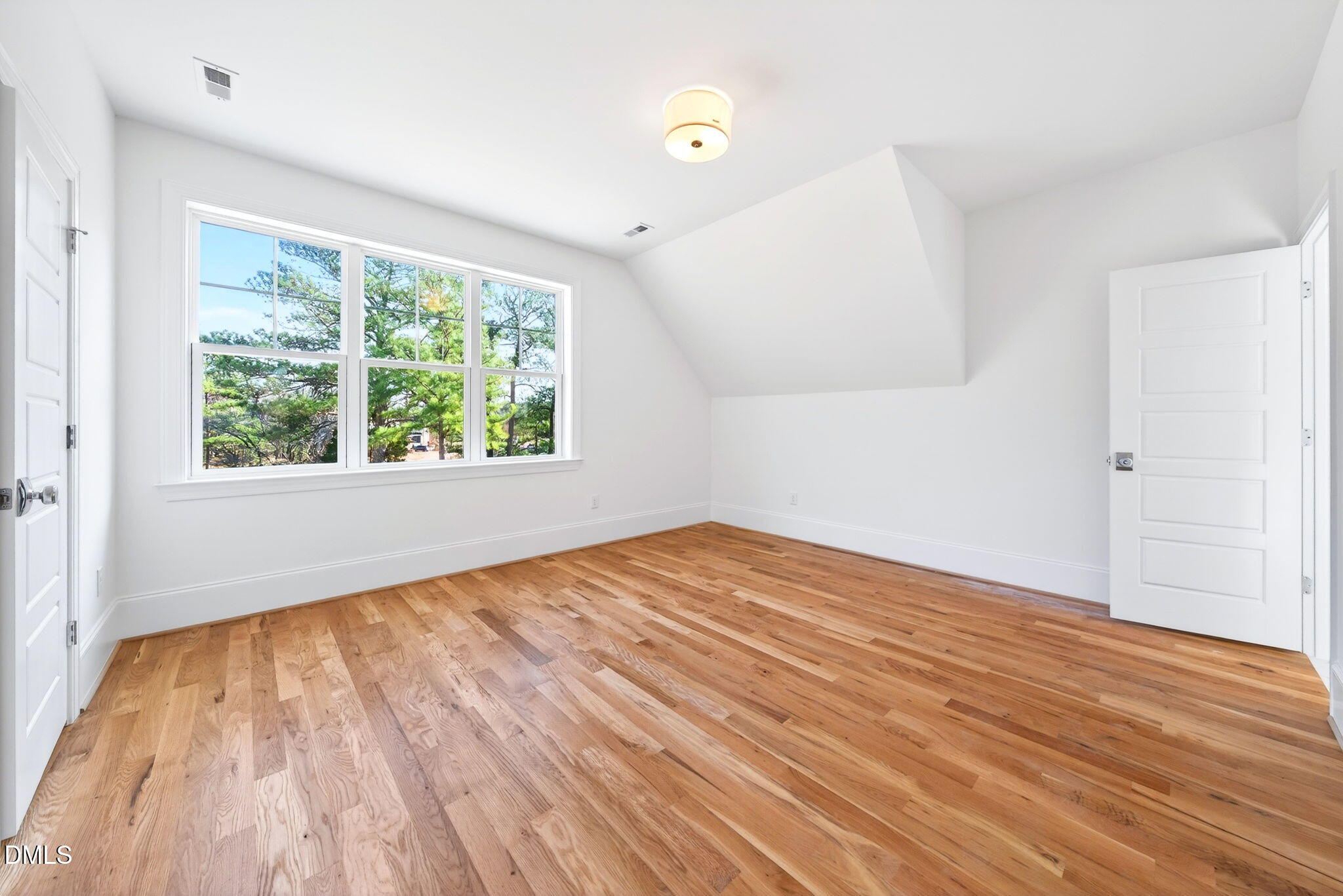 Raleigh, North Carolina, 27606, United States, 4 Bedrooms Bedrooms, ,4 BathroomsBathrooms,Residential,Active,2007305