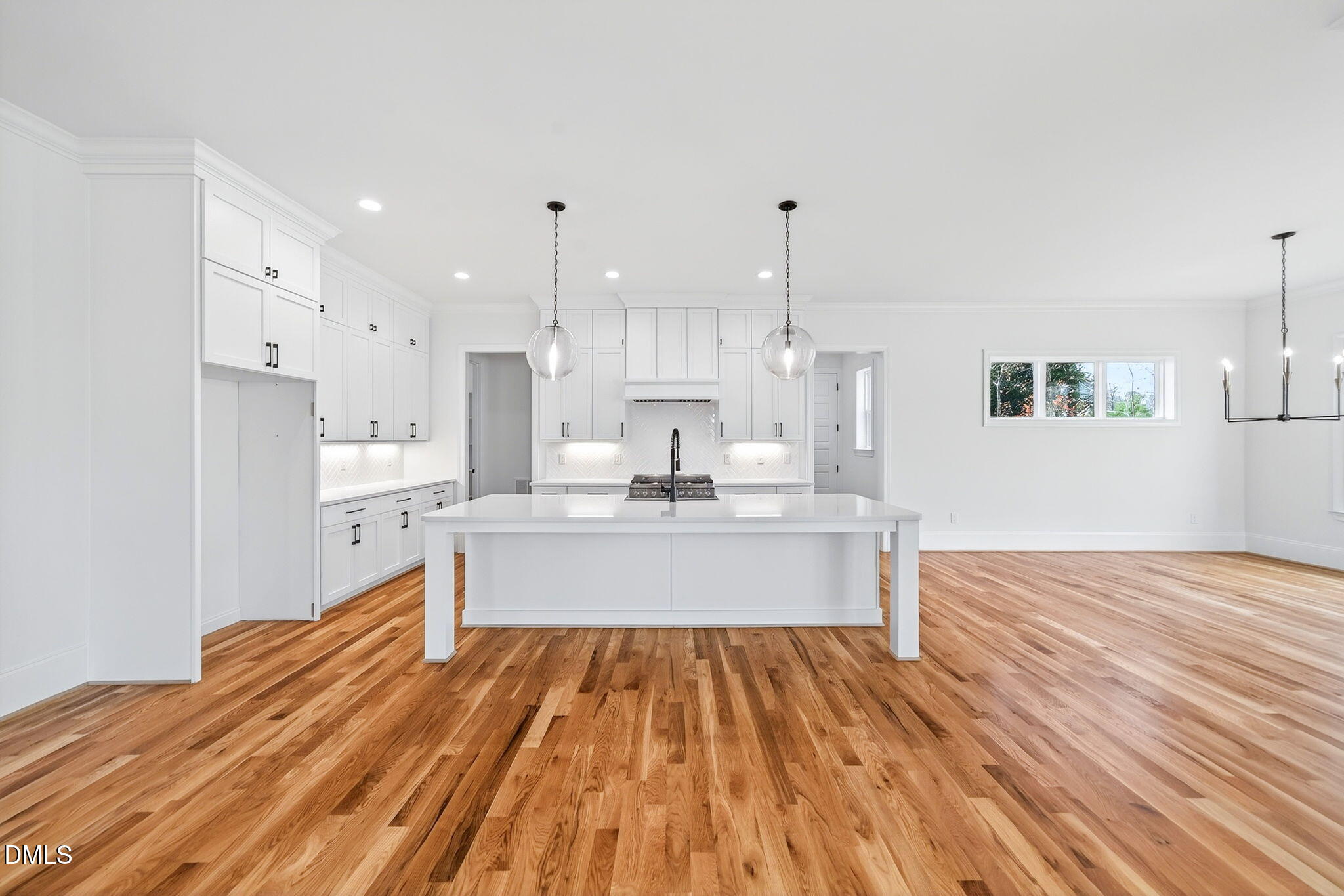 Raleigh, North Carolina, 27606, United States, 4 Bedrooms Bedrooms, ,4 BathroomsBathrooms,Residential,Active,1999172