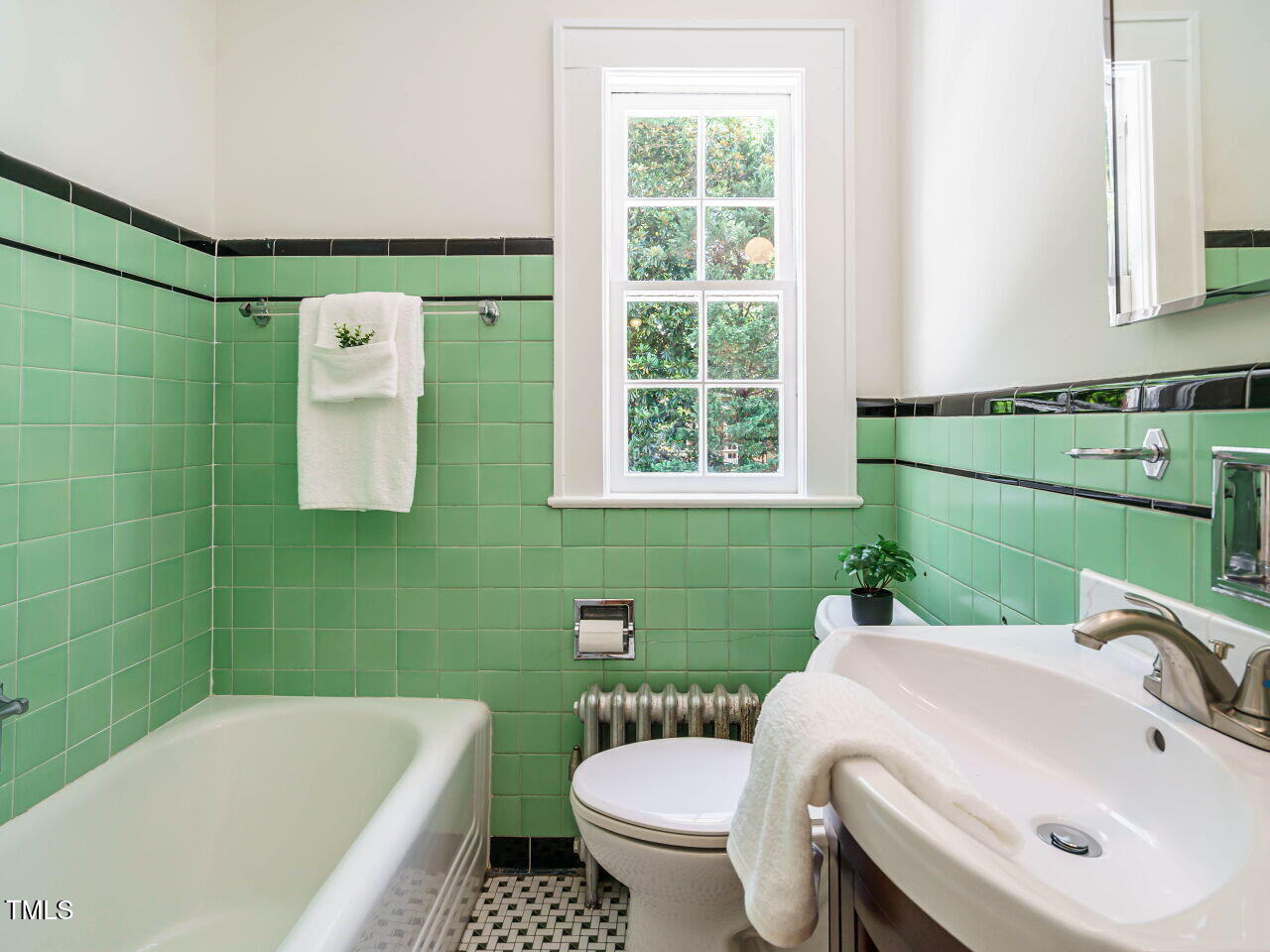 Raleigh, North Carolina, 27605, United States, 4 Bedrooms Bedrooms, ,3 BathroomsBathrooms,Residential,Active,1965851