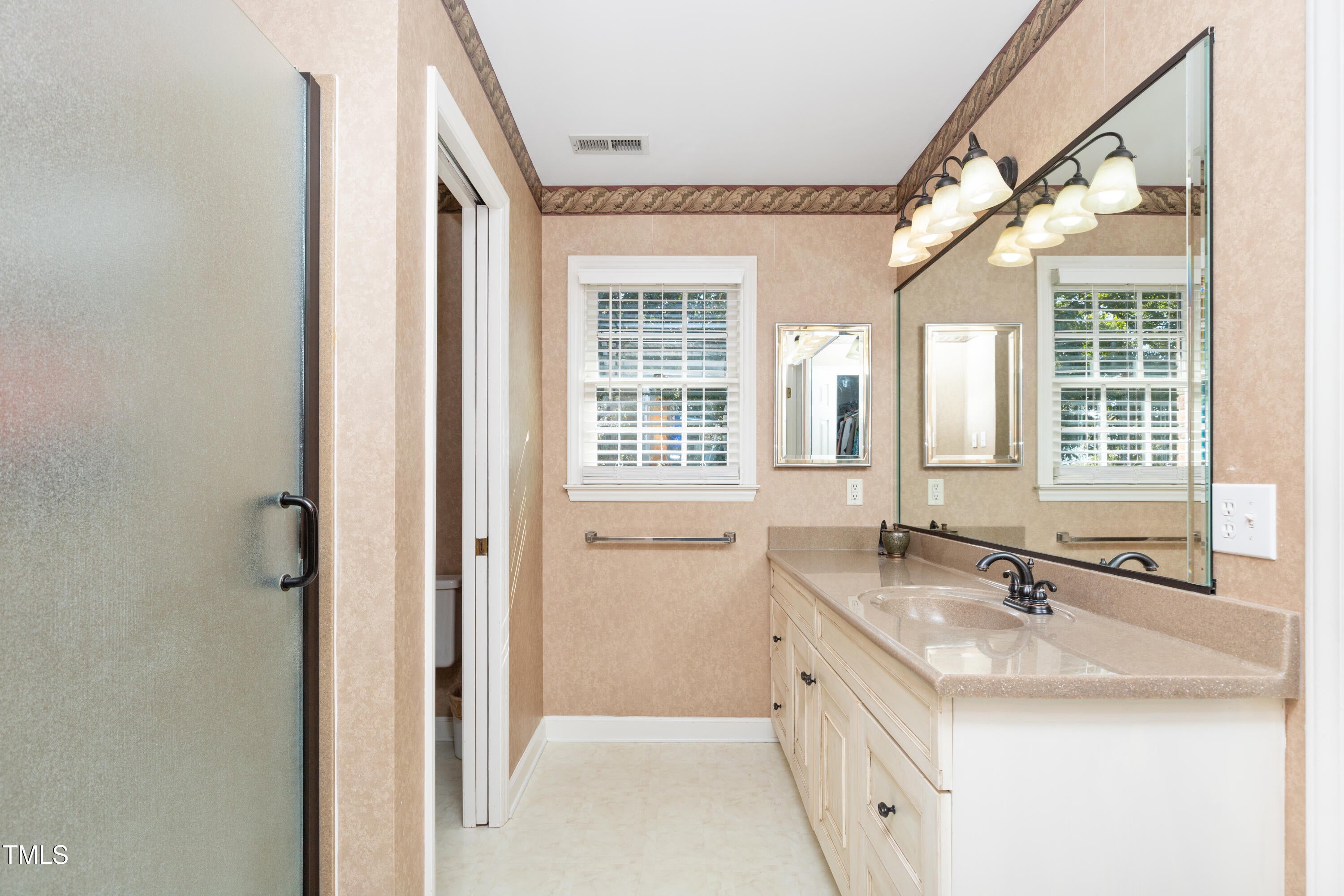 Dunn, North Carolina, 28334, United States, 6 Bedrooms Bedrooms, ,5 BathroomsBathrooms,Residential,Active,1883874