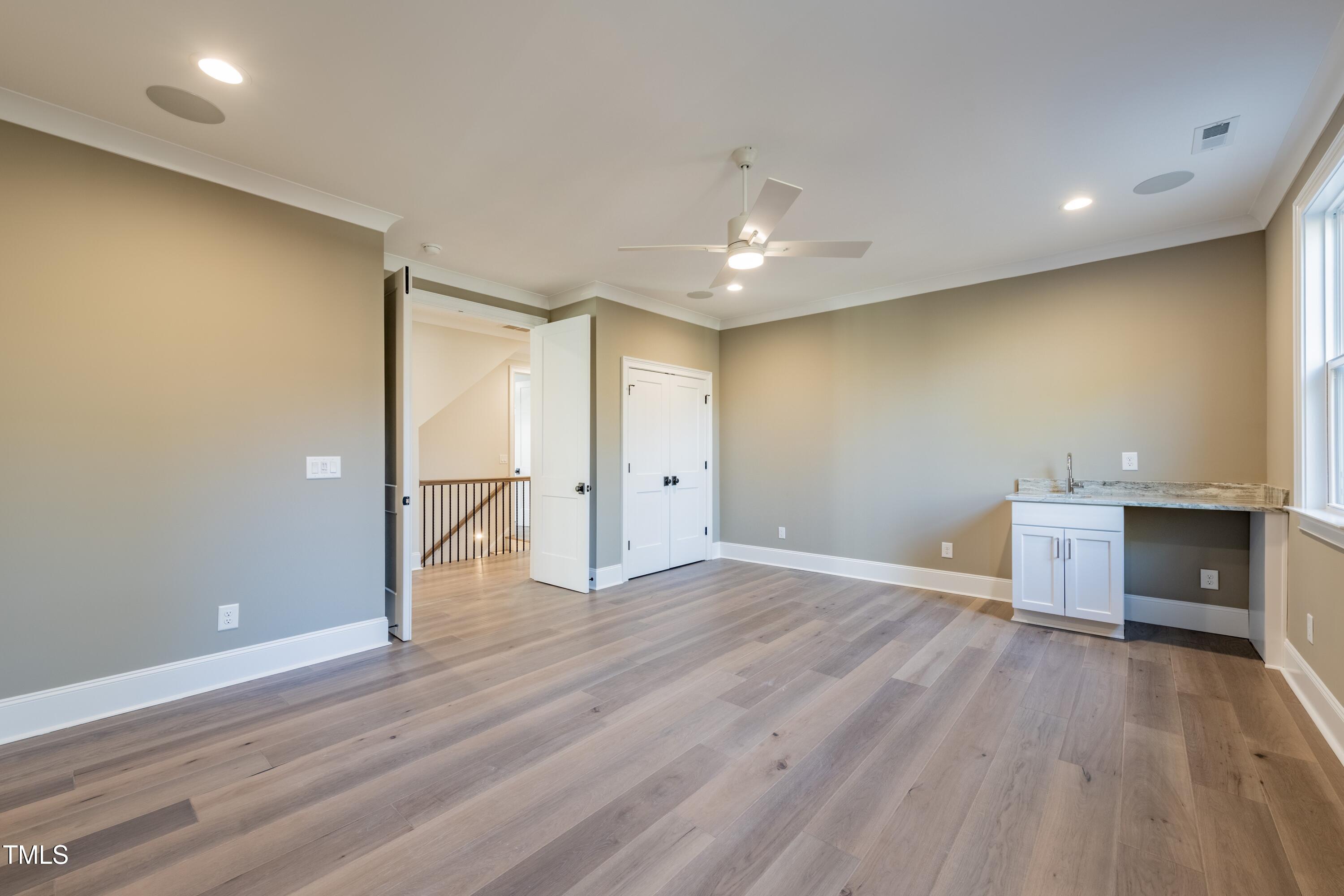 Raleigh, North Carolina, 27606, United States, 5 Bedrooms Bedrooms, ,5 BathroomsBathrooms,Residential,Active,1798021