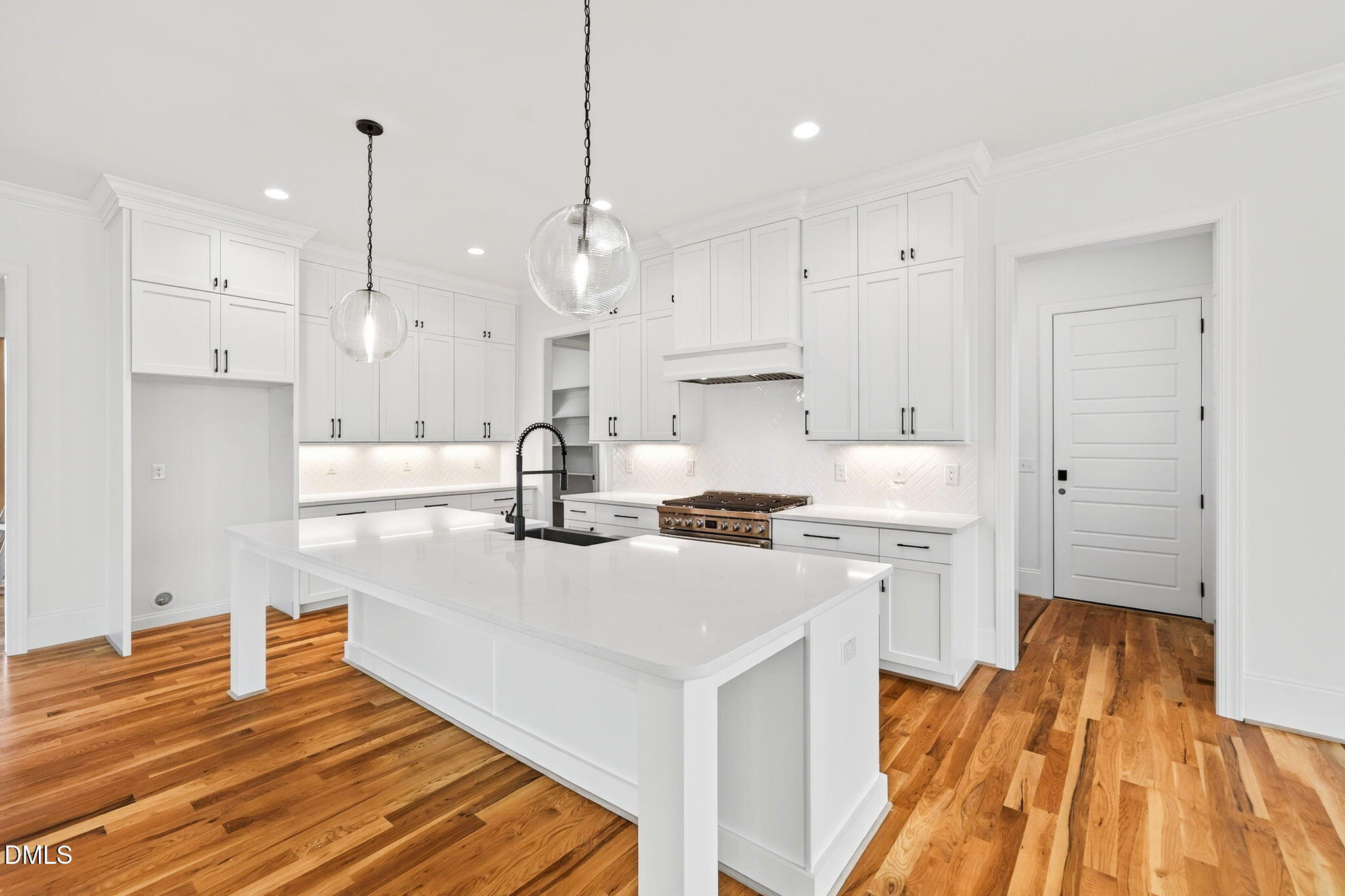 Raleigh, North Carolina, 27606, United States, 4 Bedrooms Bedrooms, ,4 BathroomsBathrooms,Residential,Active,1999172