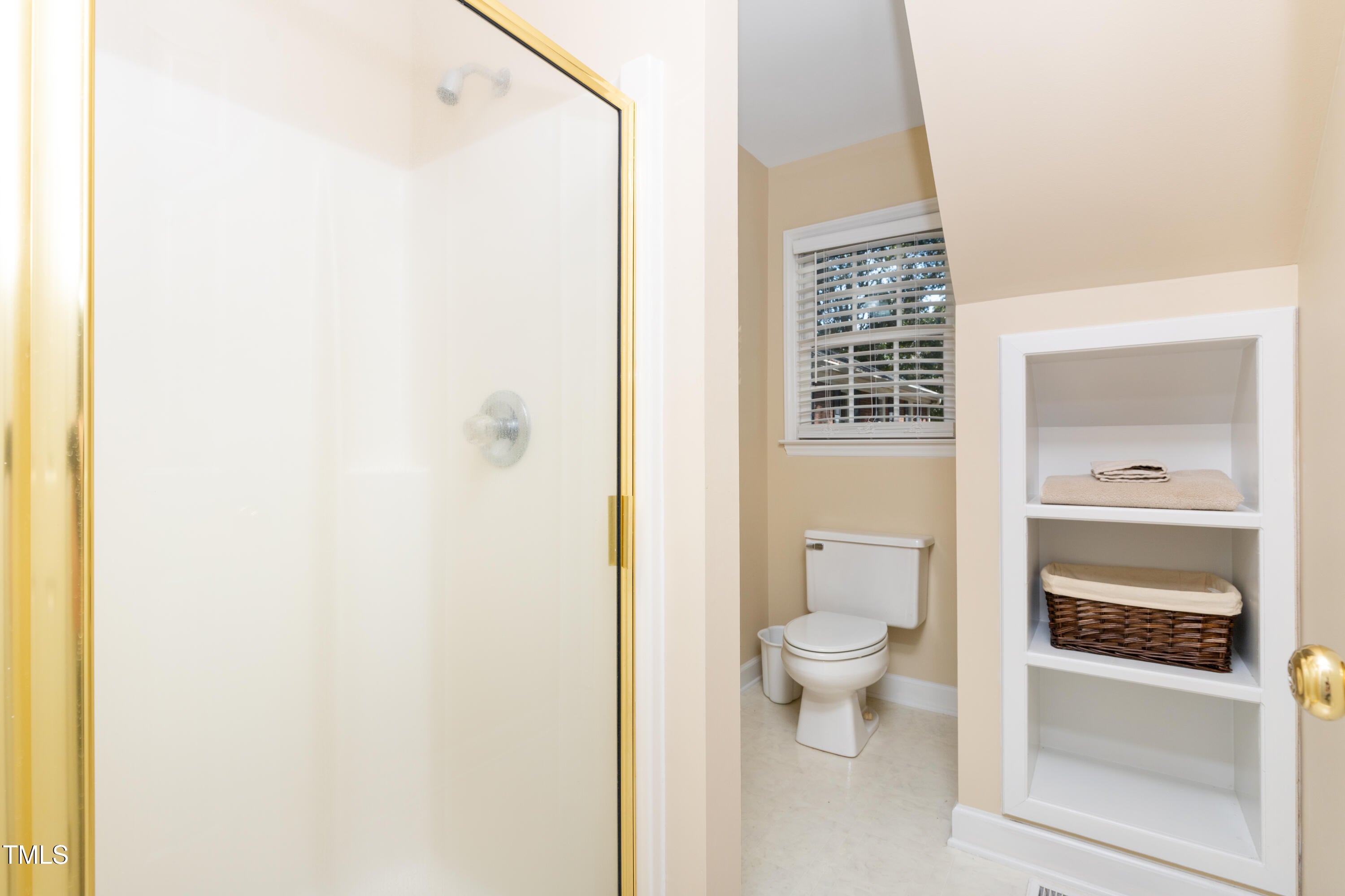 Dunn, North Carolina, 28334, United States, 6 Bedrooms Bedrooms, ,5 BathroomsBathrooms,Residential,Active,1883874