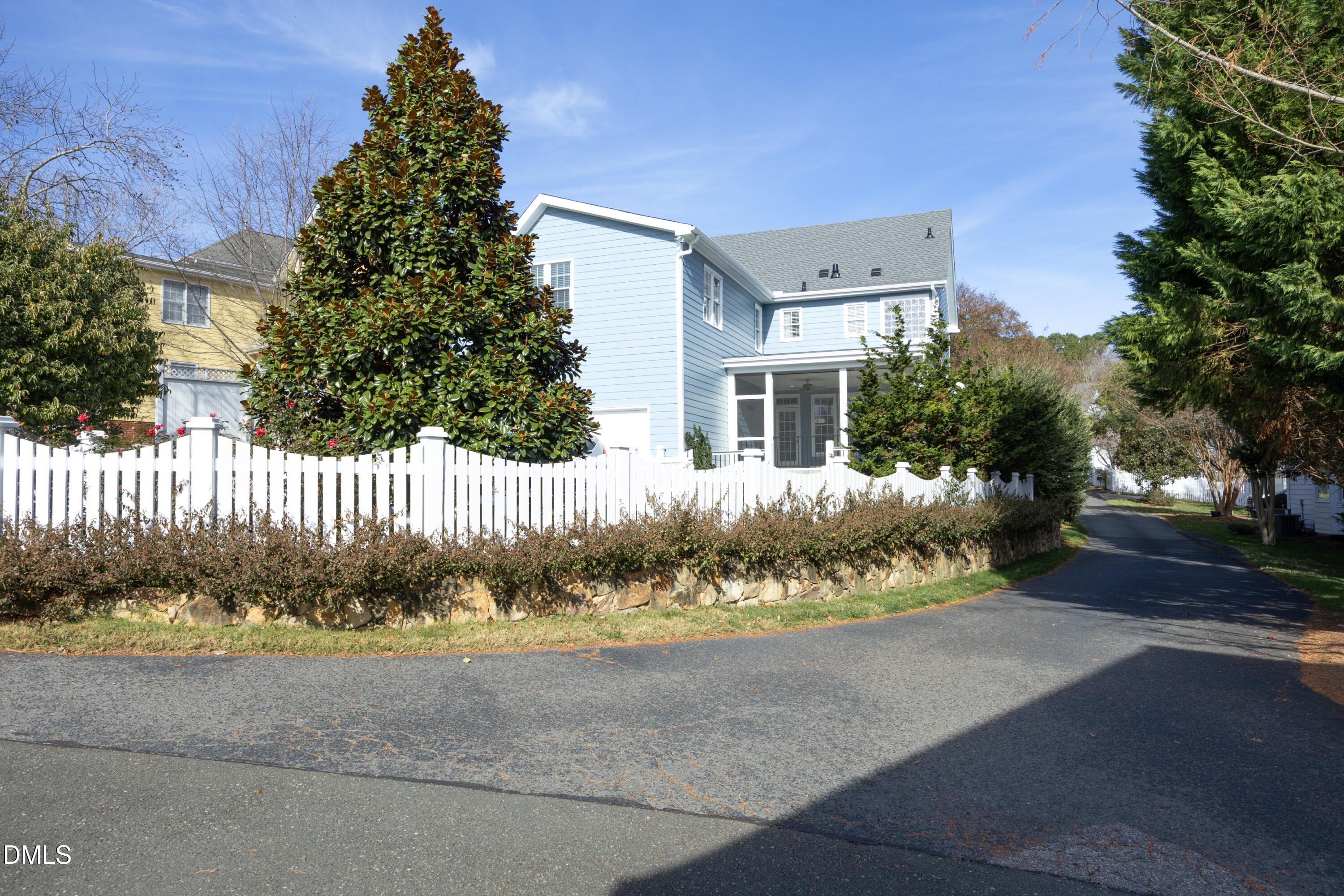 Chapel Hill, North Carolina, 27516, United States, 4 Bedrooms Bedrooms, ,3 BathroomsBathrooms,Residential,Active,2002351