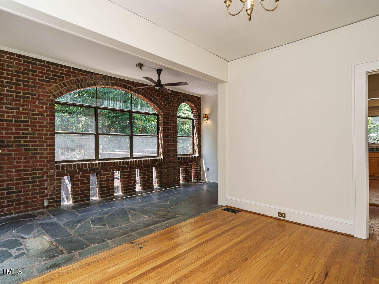 Raleigh, North Carolina, 27605, United States, 4 Bedrooms Bedrooms, ,3 BathroomsBathrooms,Residential,Active,1965851