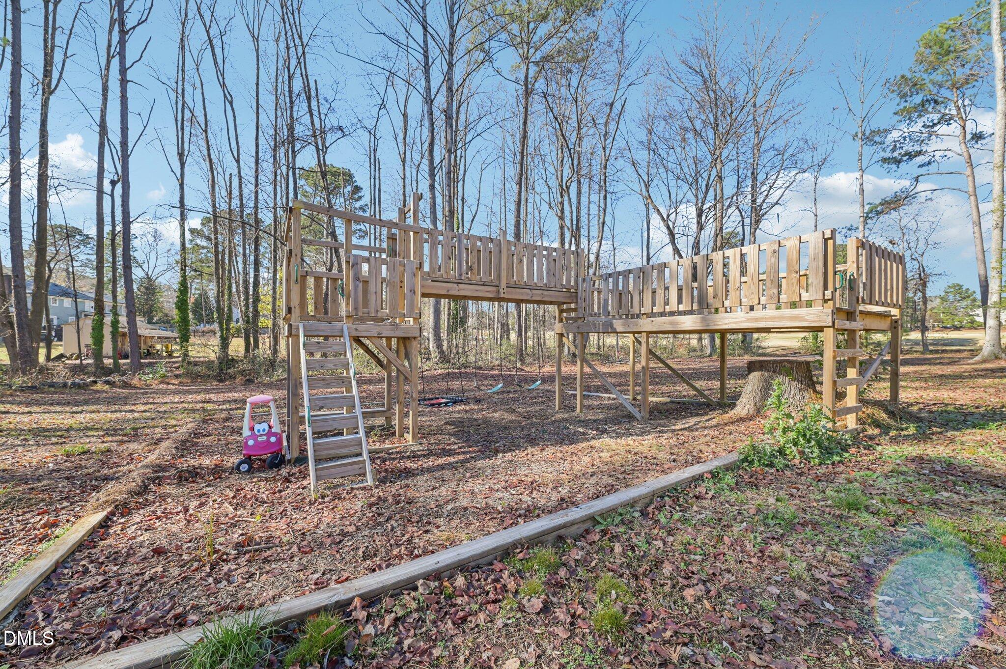 Fuquay Varina, North Carolina, 27526, United States, 4 Bedrooms Bedrooms, ,5 BathroomsBathrooms,Residential,Active,2001353