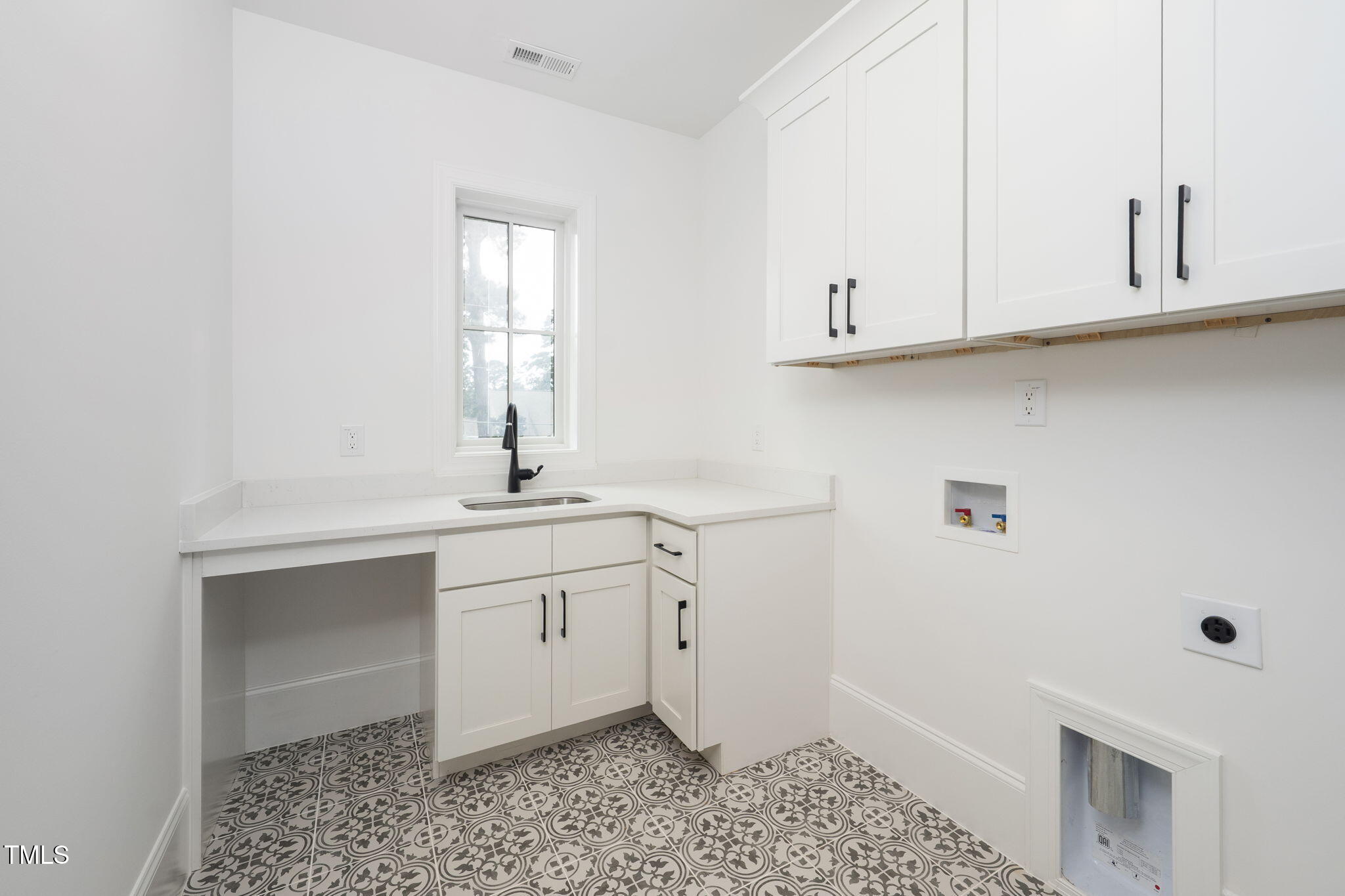 Raleigh, North Carolina, 27607, United States, 4 Bedrooms Bedrooms, ,4 BathroomsBathrooms,Residential,Active,1927678