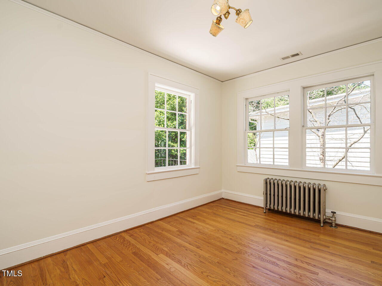 Raleigh, North Carolina, 27605, United States, 4 Bedrooms Bedrooms, ,3 BathroomsBathrooms,Residential,Active,1965851