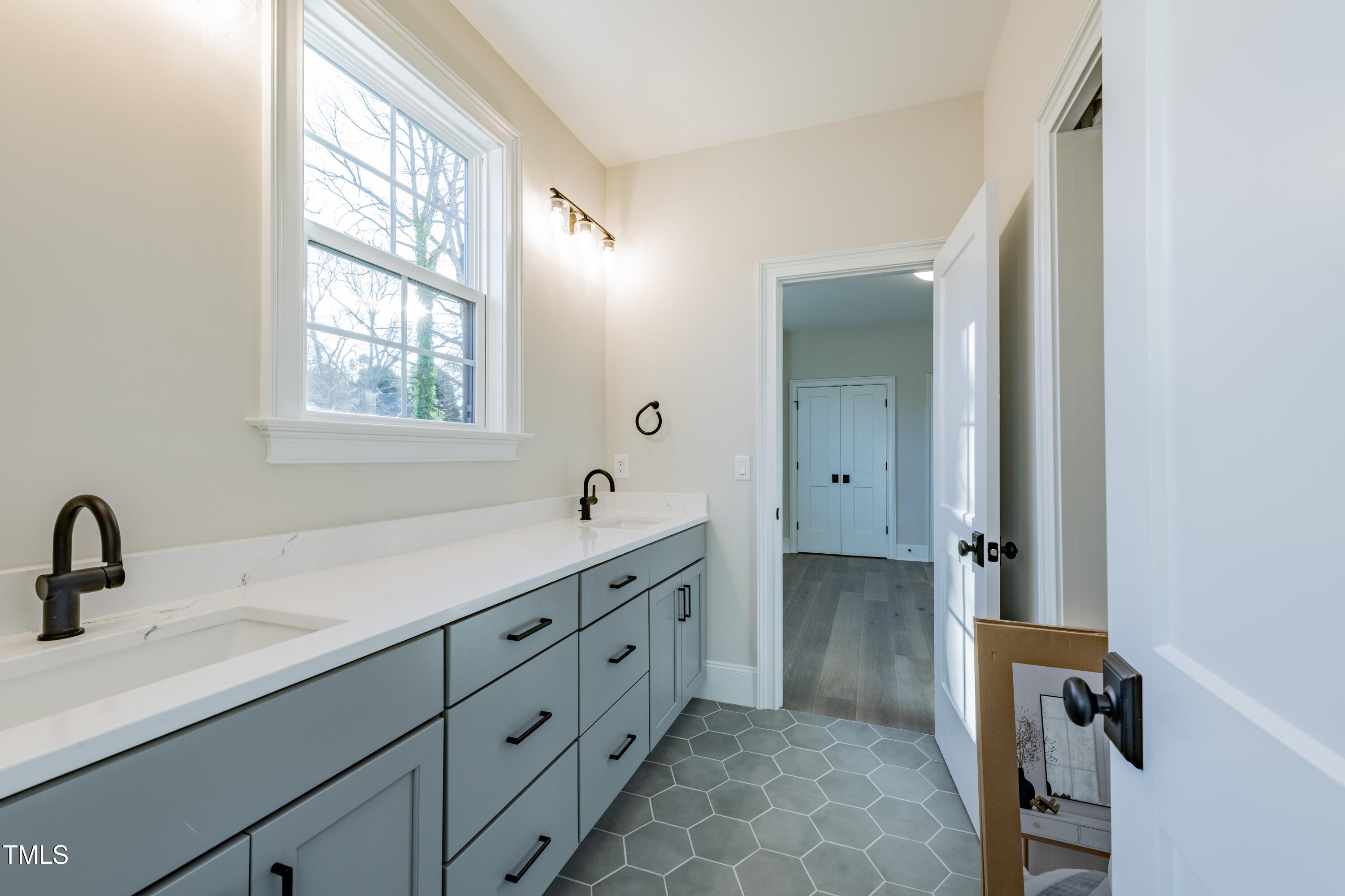 Raleigh, North Carolina, 27606, United States, 5 Bedrooms Bedrooms, ,5 BathroomsBathrooms,Residential,Active,1798021