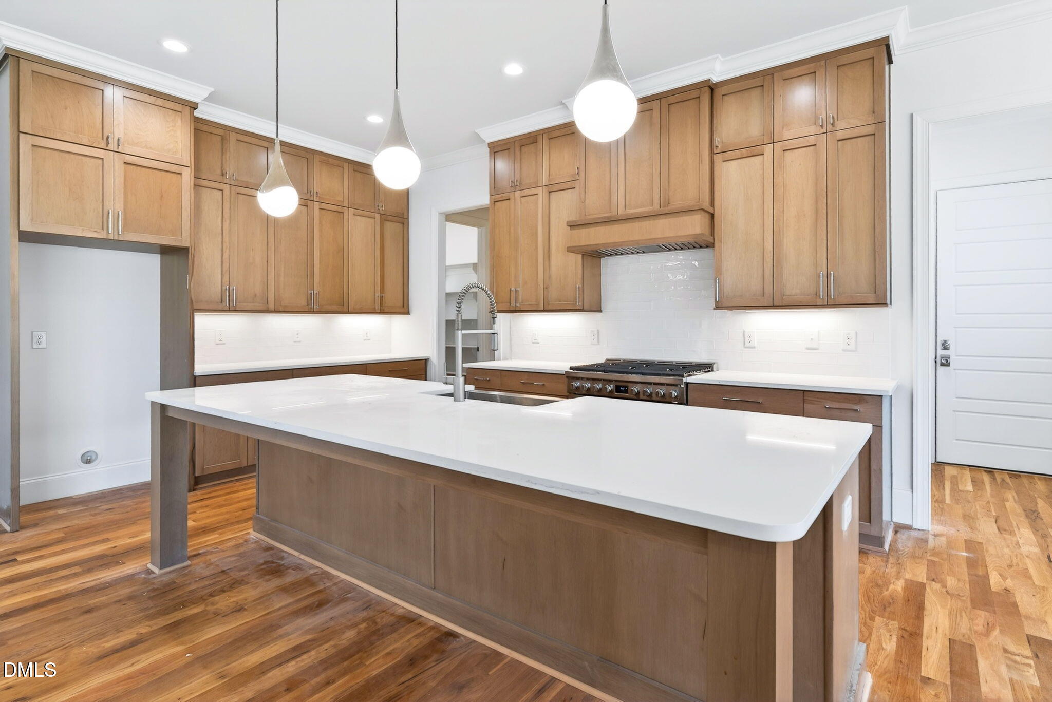 Raleigh, North Carolina, 27606, United States, 4 Bedrooms Bedrooms, ,4 BathroomsBathrooms,Residential,Active,2007305